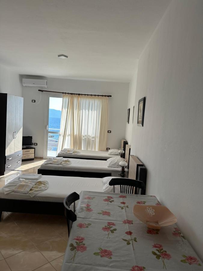 Blue Bay Apartments Sarandë 外观 照片
