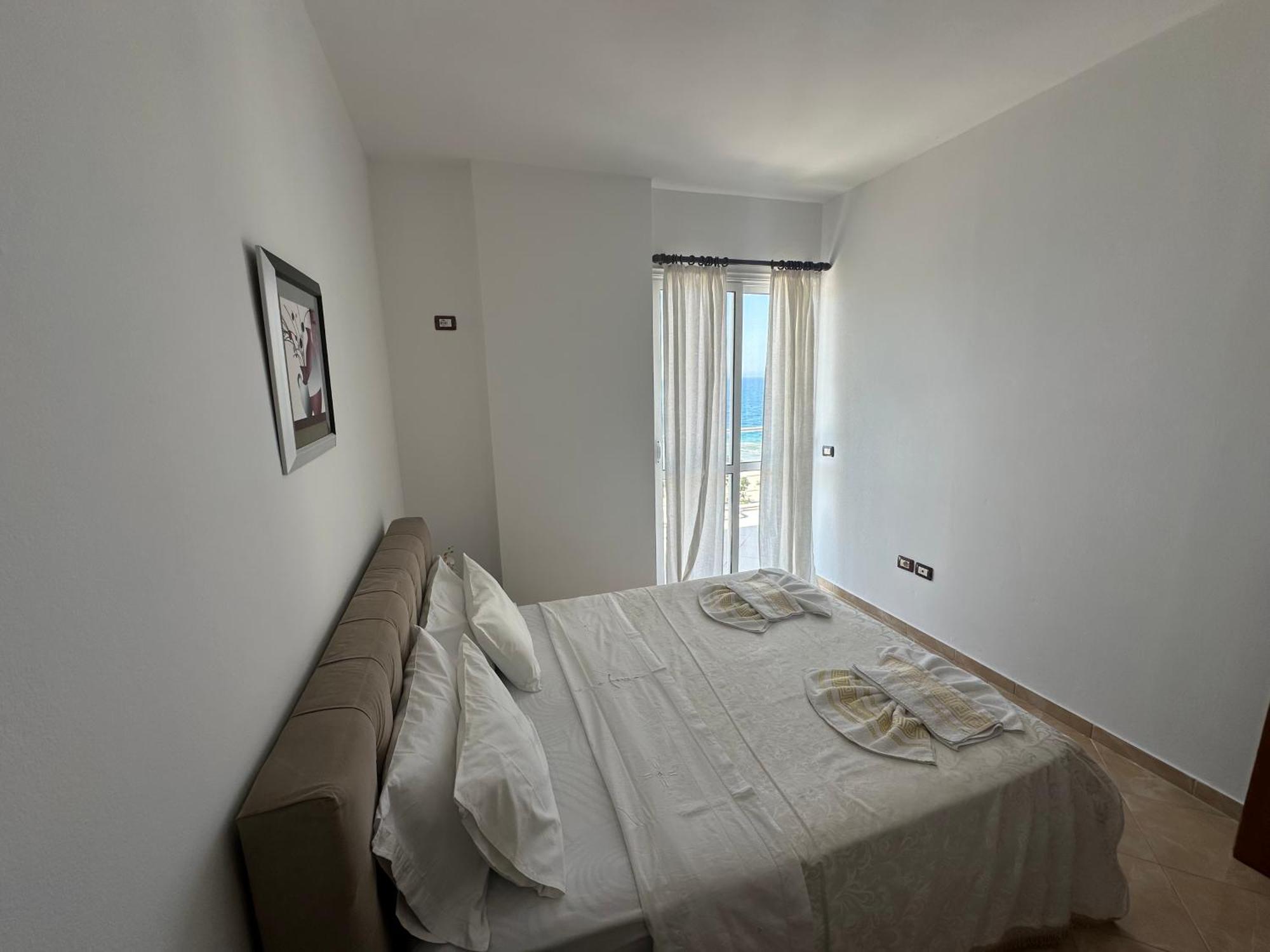 Blue Bay Apartments Sarandë 外观 照片