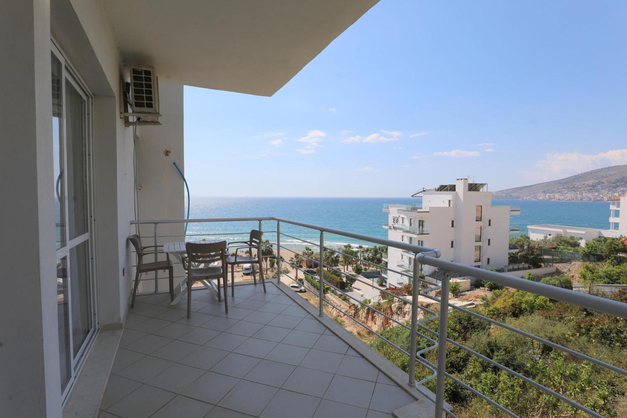 Blue Bay Apartments Sarandë 外观 照片
