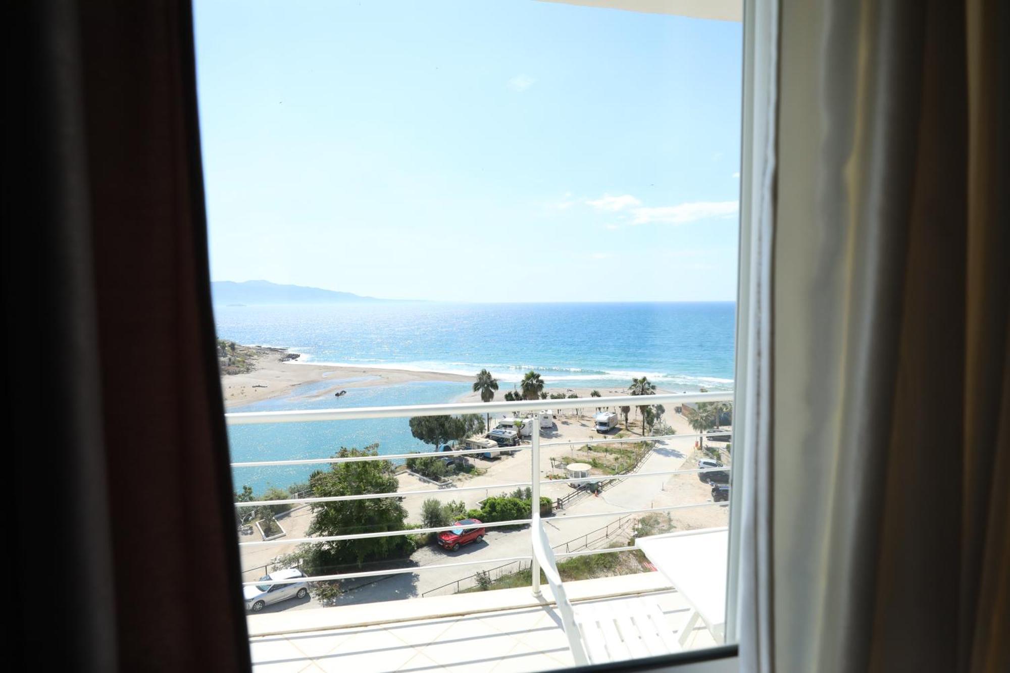 Blue Bay Apartments Sarandë 外观 照片