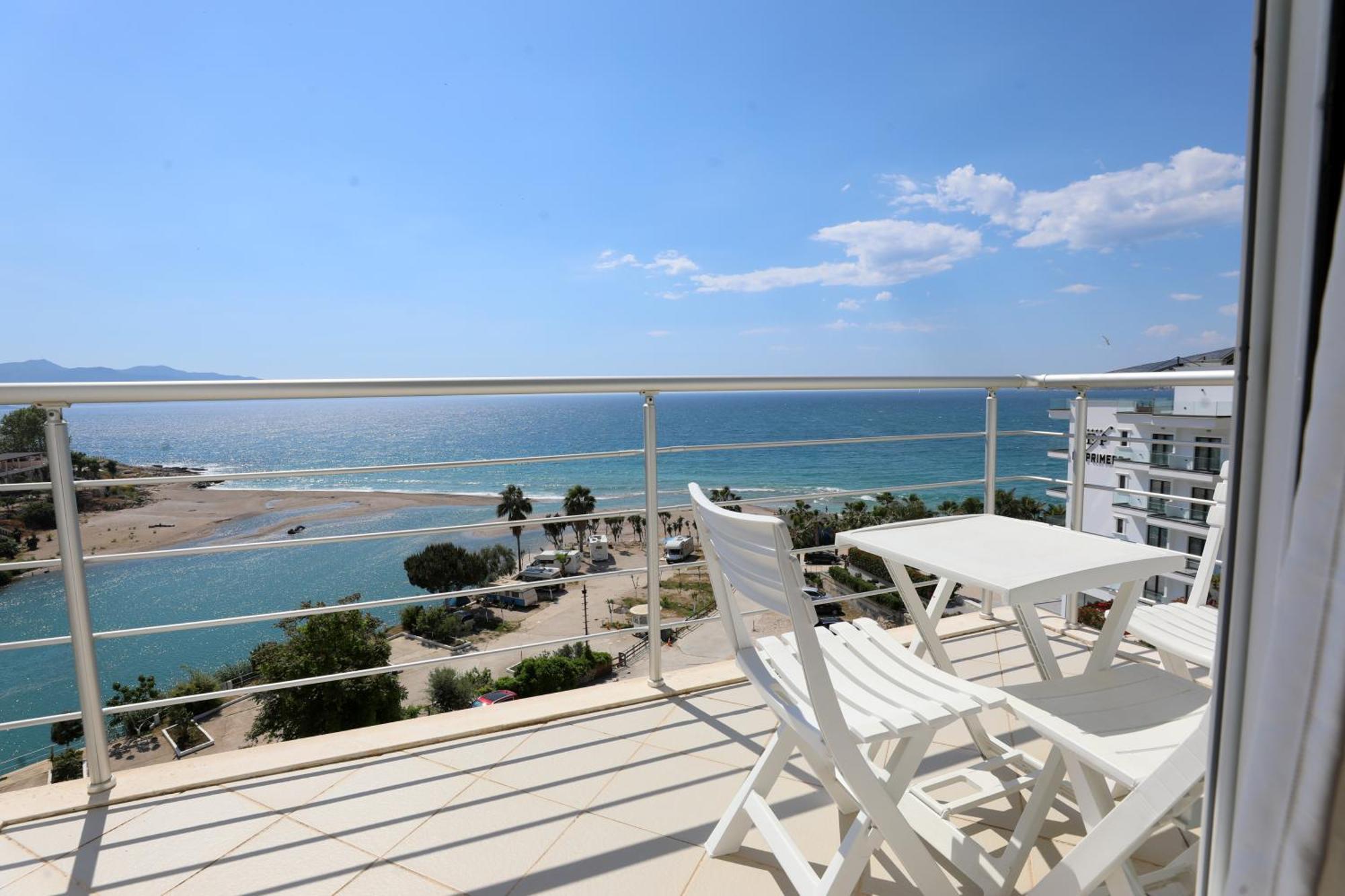 Blue Bay Apartments Sarandë 外观 照片