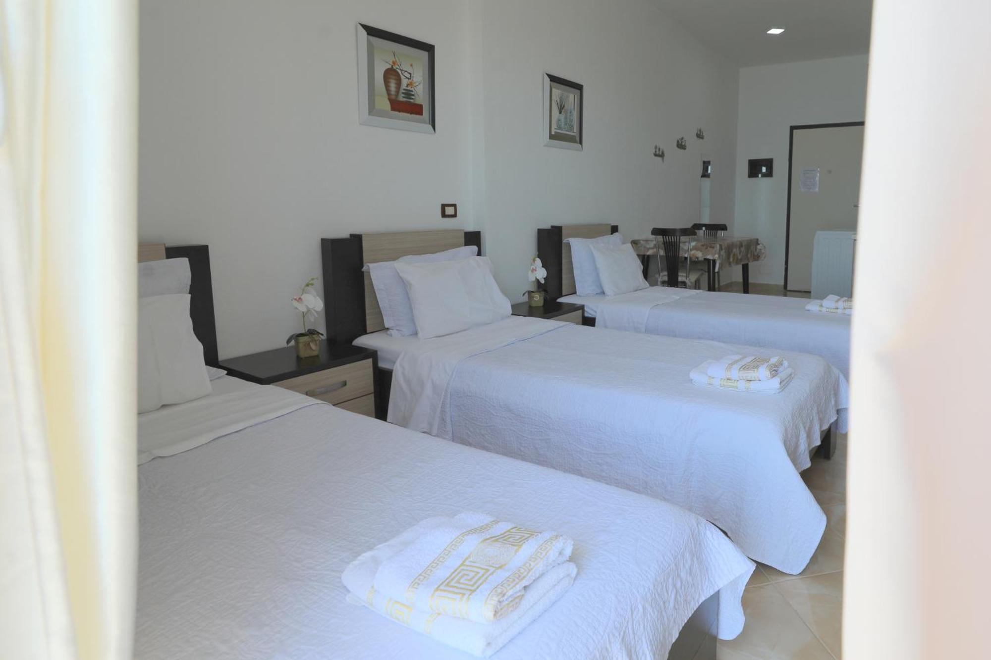 Blue Bay Apartments Sarandë 外观 照片