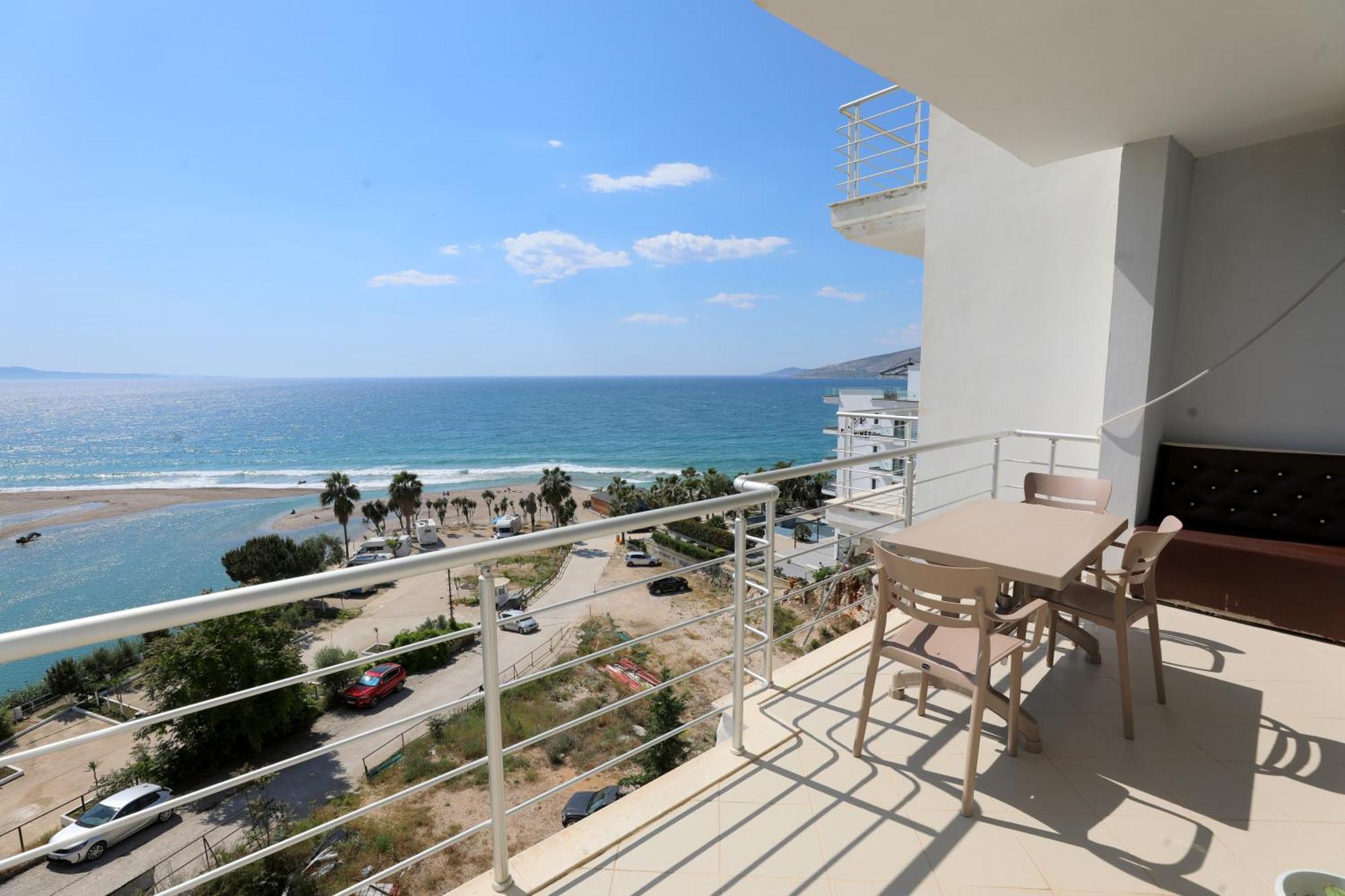 Blue Bay Apartments Sarandë 外观 照片