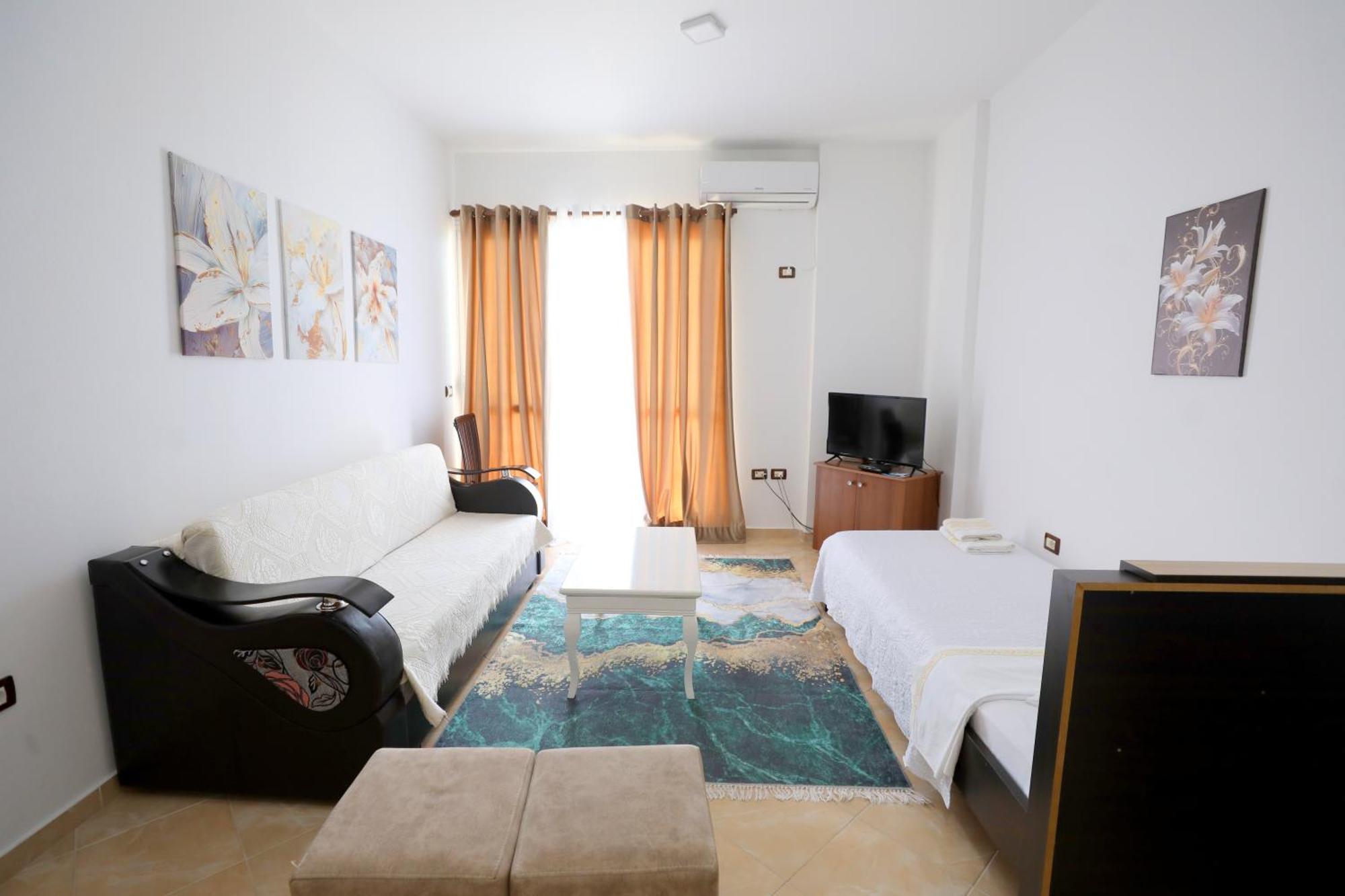 Blue Bay Apartments Sarandë 外观 照片