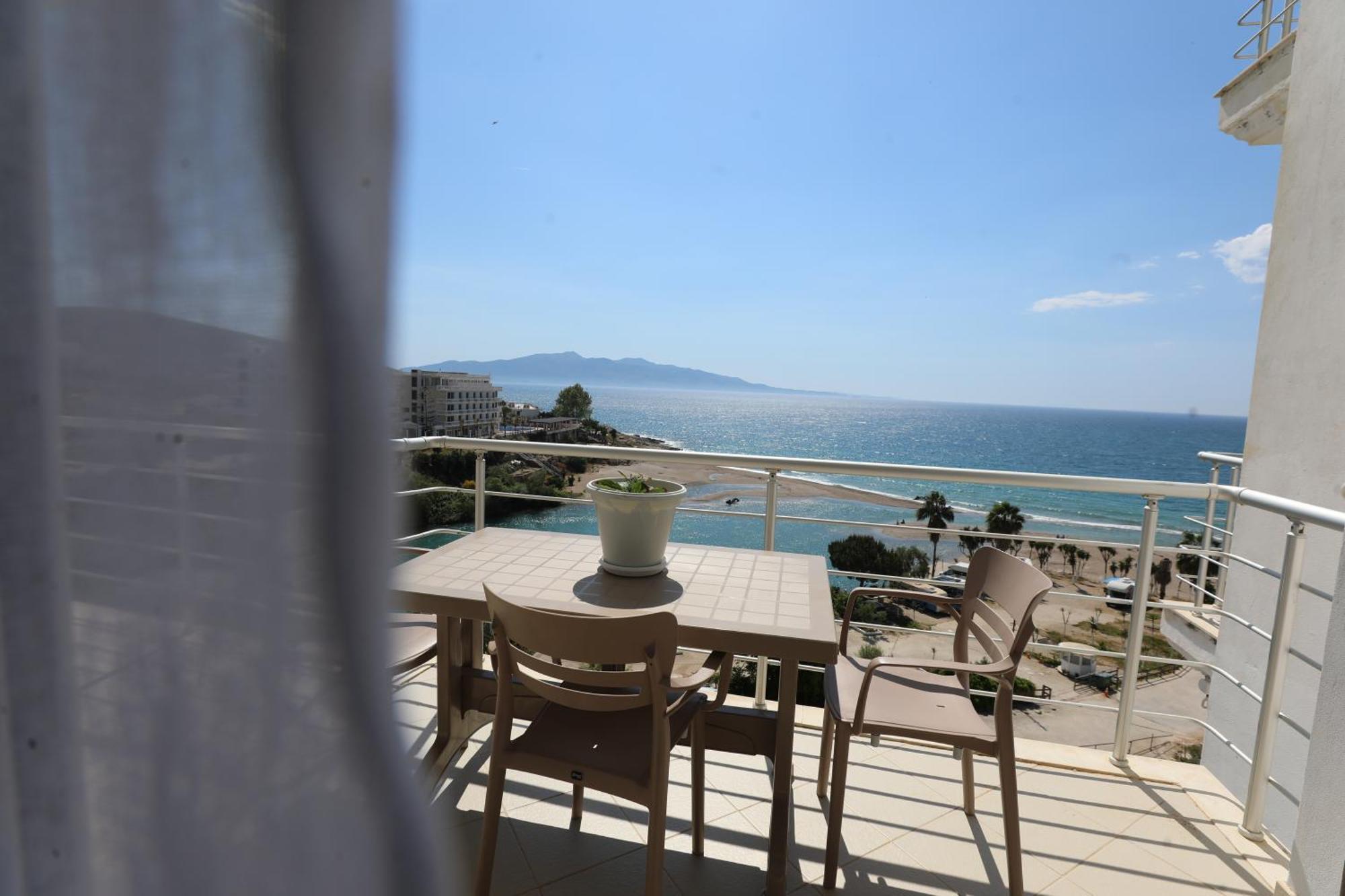 Blue Bay Apartments Sarandë 外观 照片