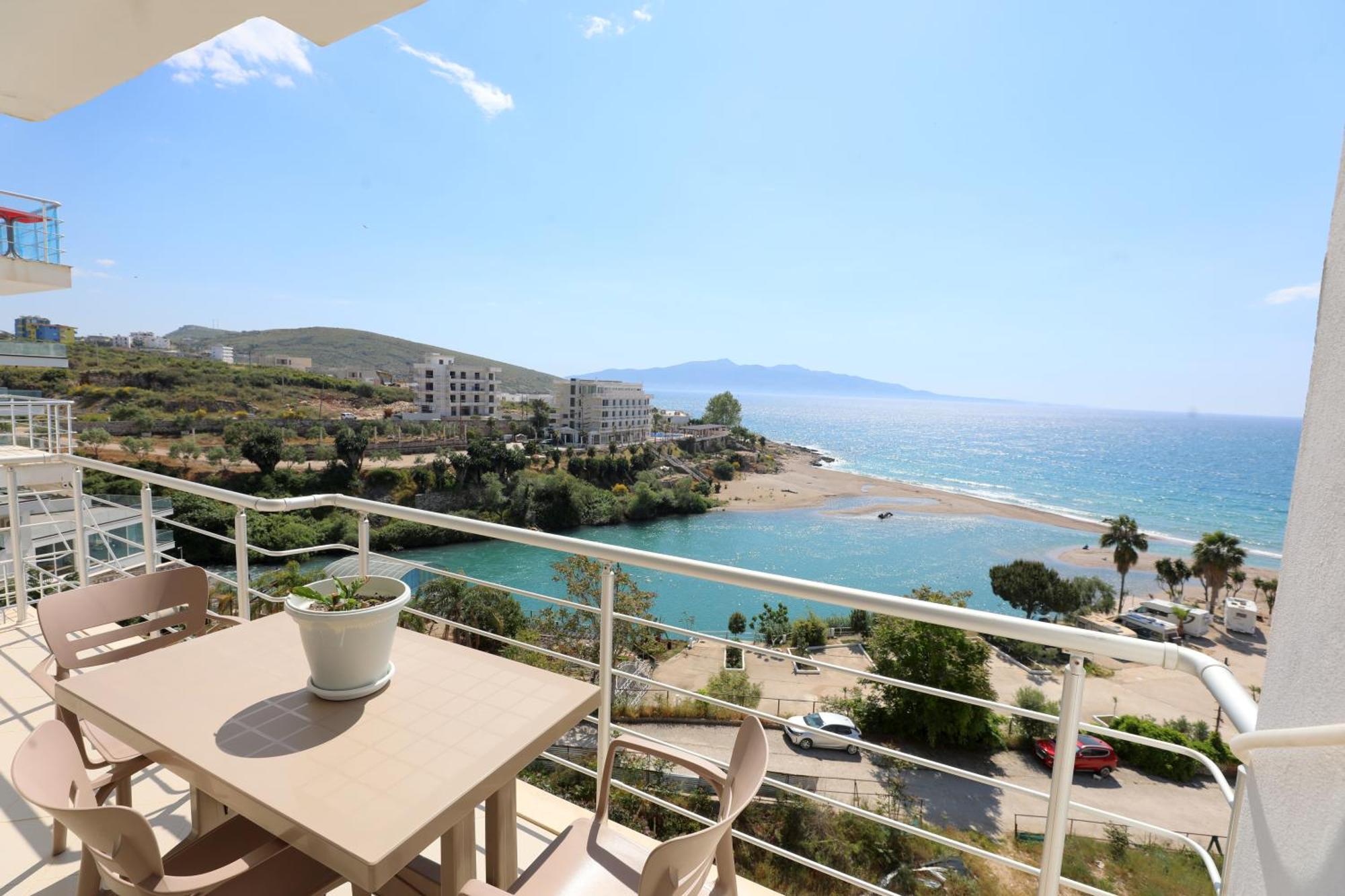 Blue Bay Apartments Sarandë 外观 照片