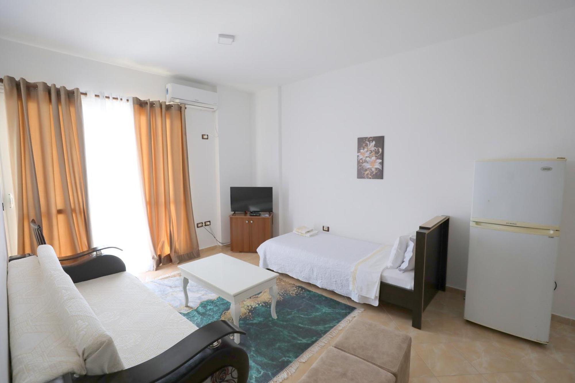 Blue Bay Apartments Sarandë 外观 照片