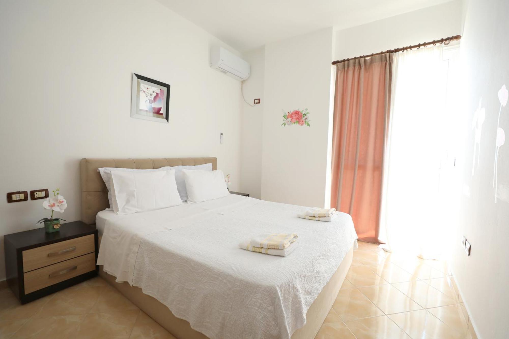 Blue Bay Apartments Sarandë 外观 照片