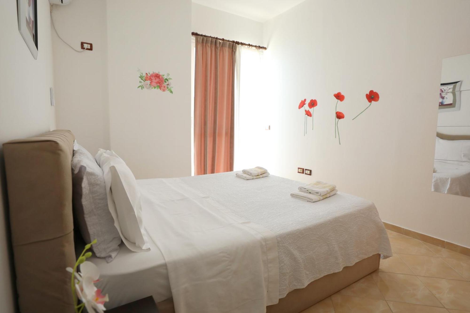 Blue Bay Apartments Sarandë 外观 照片